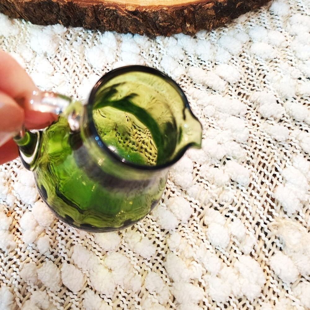 Vintage Hand Blown Glass Mini Pitchers Creamer Green Decor - Picture 8 of 9